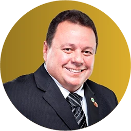 Dr. Livio Silveira